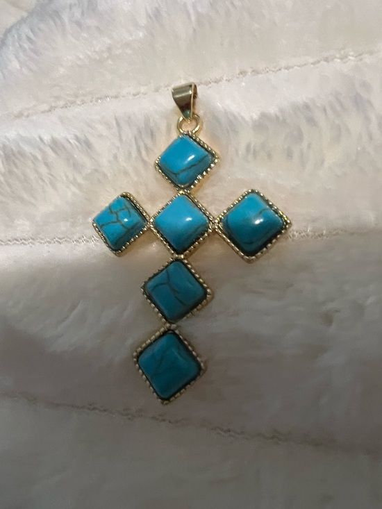 Jewelry - Gold-Trim Turquoise Color Dyed Howlite Stone Cross Pendant Necklace NWOT